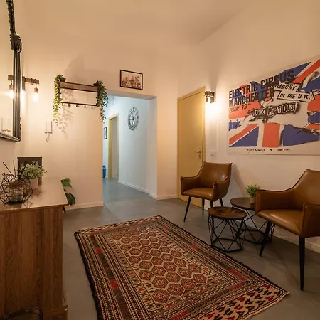 Rivoluzione9 Apartament *